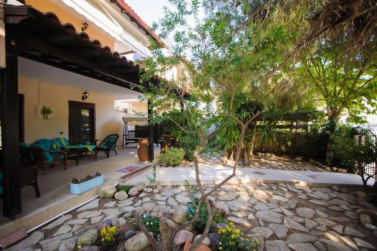 Beautiful Home With Exotic Garden At Peukoxori! Pefkochori