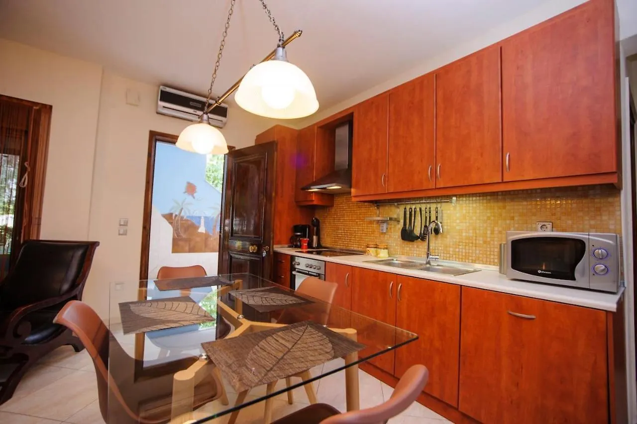 Apartment Beautiful Home With Exotic Garden At Peukoxori! Pefkochori