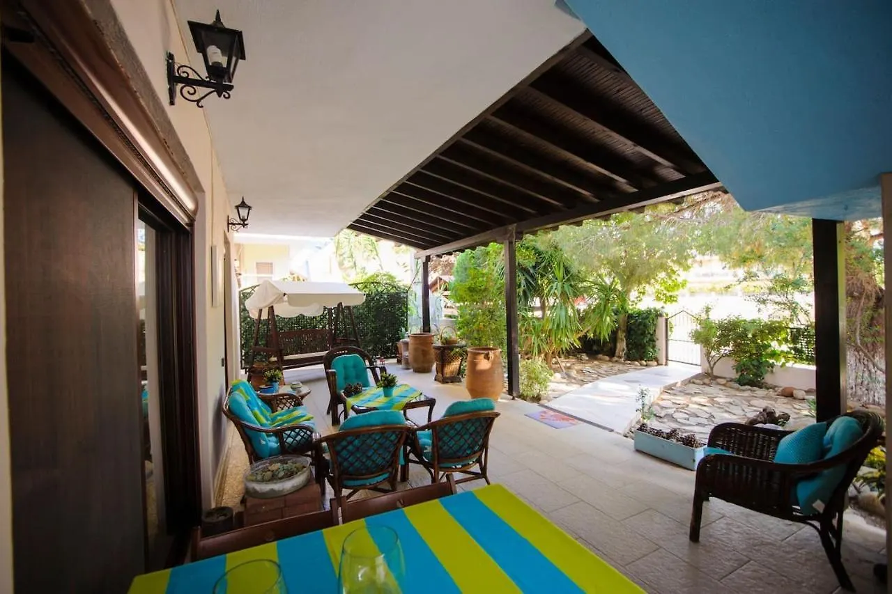 Beautiful Home With Exotic Garden At Peukoxori! Pefkochori Greece