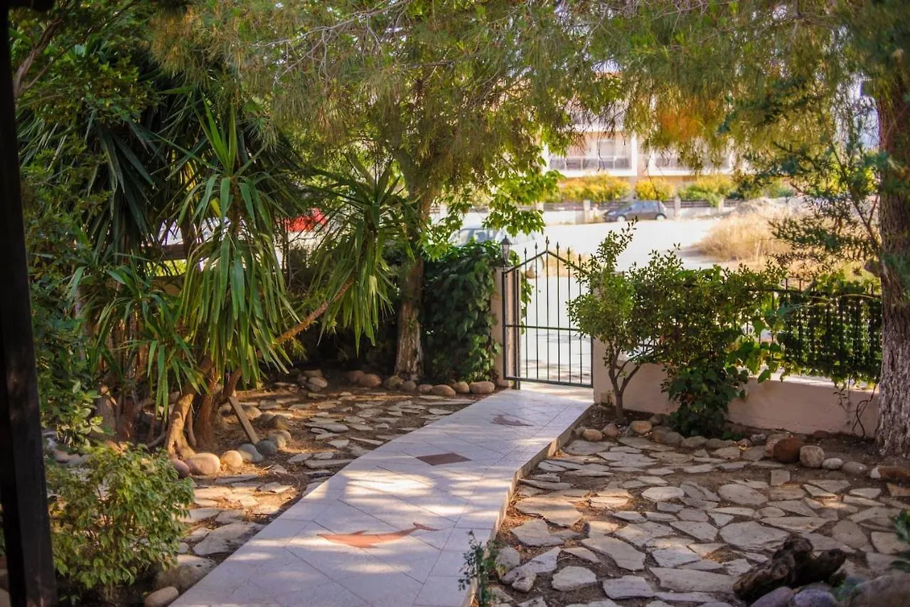 Beautiful Home With Exotic Garden At Peukoxori! Pefkochori 0*,  Greece