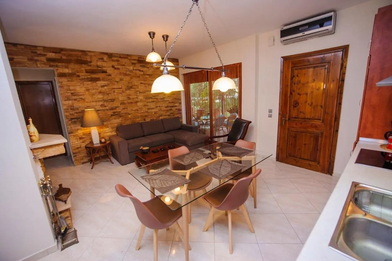 Beautiful Home With Exotic Garden At Peukoxori! Pefkochori