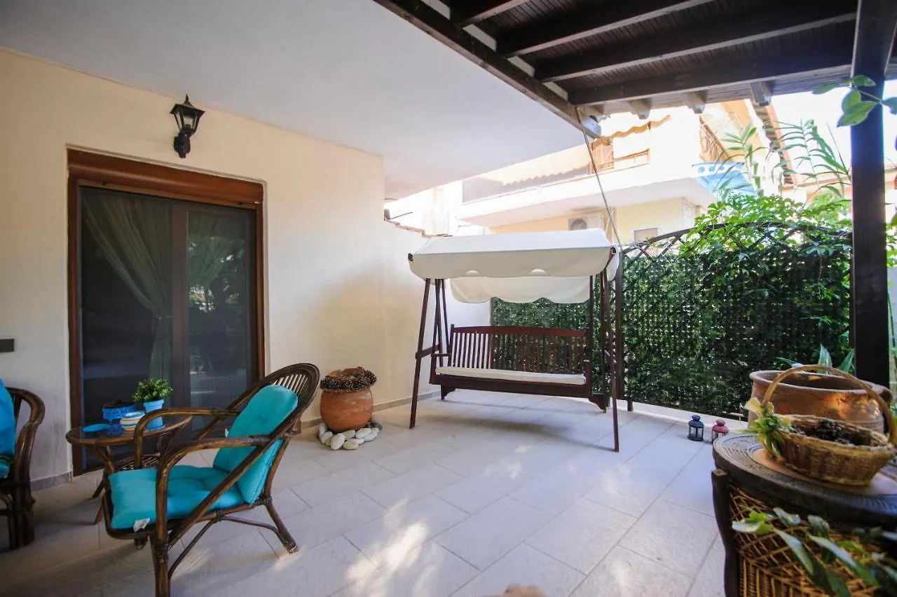 Beautiful Home With Exotic Garden At Peukoxori! Pefkochori Greece