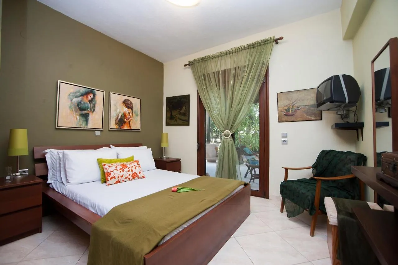 Beautiful Home With Exotic Garden At Peukoxori! Pefkochori Apartment